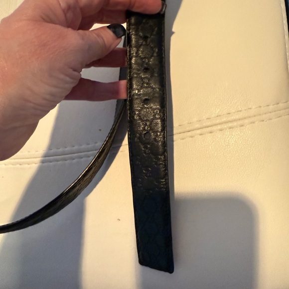 Black Logo Embossed Leather Gucci Belt Size 110 - Picture 4 of 7